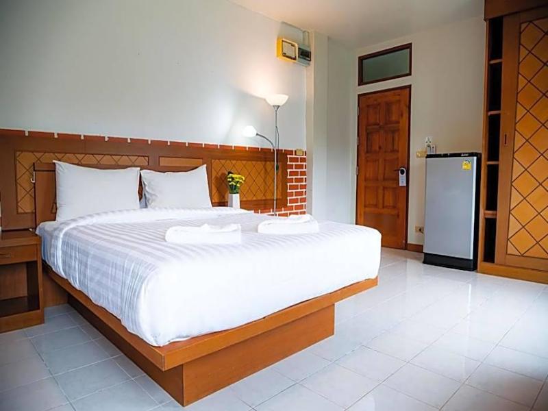 Diamond Place Hotel image
