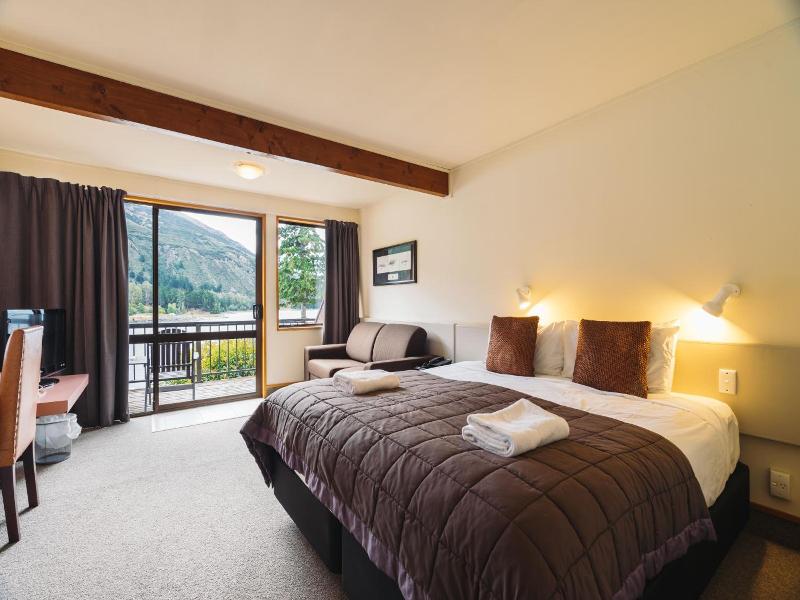 Lake Hawea Hotel image