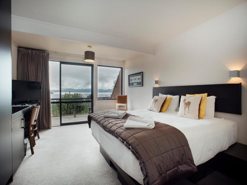 Lake Hawea Hotel image