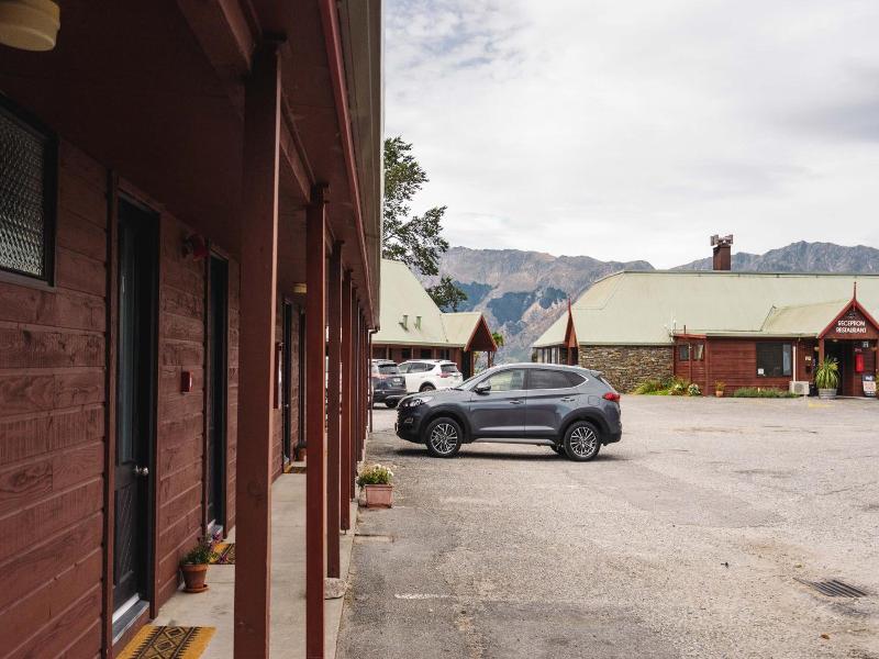 Lake Hawea Hotel image