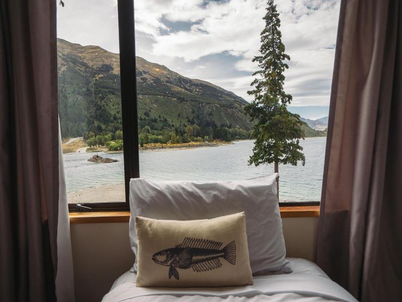 Lake Hawea Hotel image