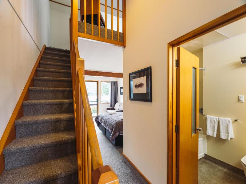 Lake Hawea Hotel image