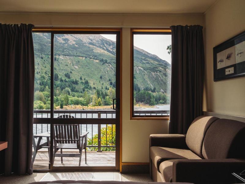 Lake Hawea Hotel image