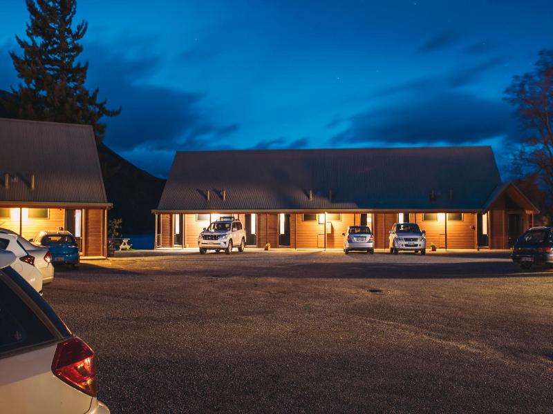 Lake Hawea Hotel image