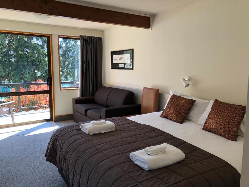 Lake Hawea Hotel image