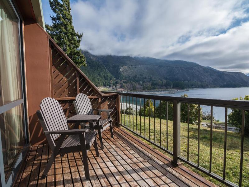 Lake Hawea Hotel image