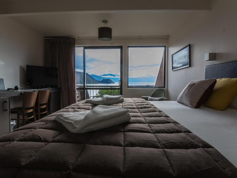 Lake Hawea Hotel image