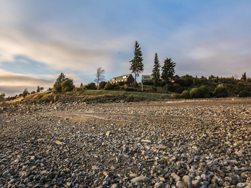 Lake Hawea Hotel image
