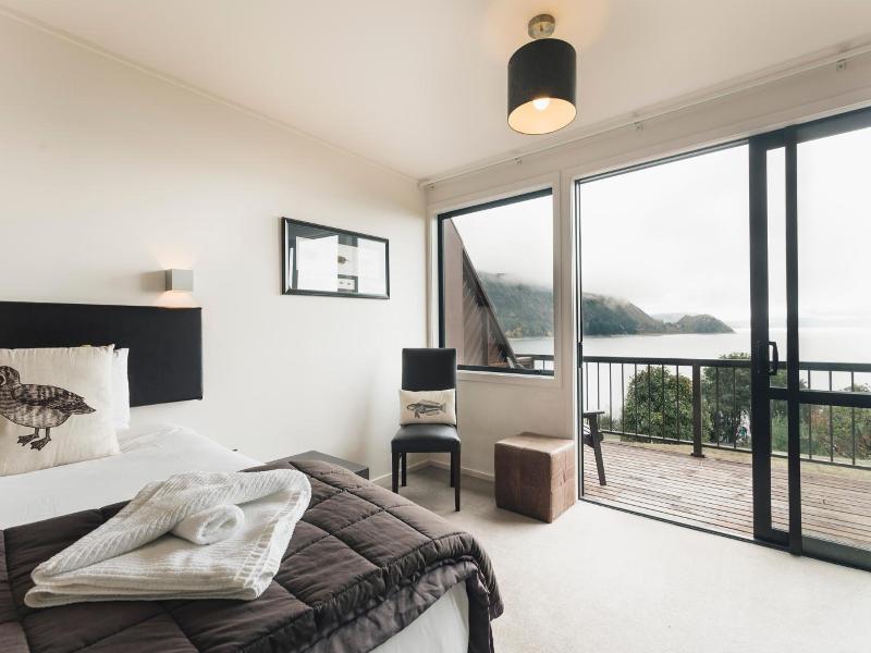 Lake Hawea Hotel — general view