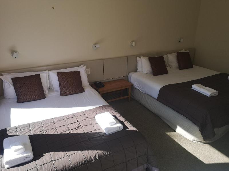 Lake Hawea Hotel image