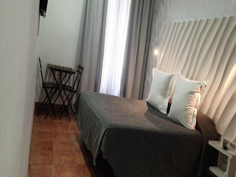 Hostal Las Fuentes image