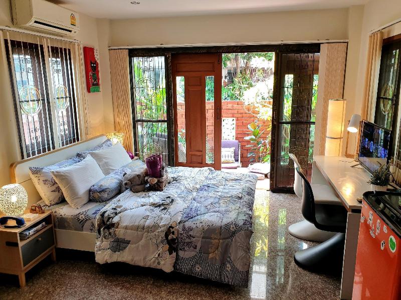 Bed And Terrace Guesthouse image