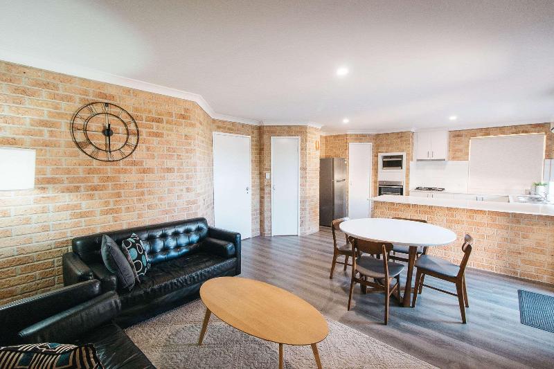 Quality Apartments Banksia Gardens image