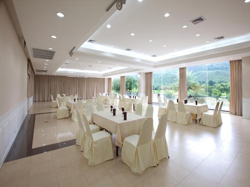 Alpine Golf Resort image