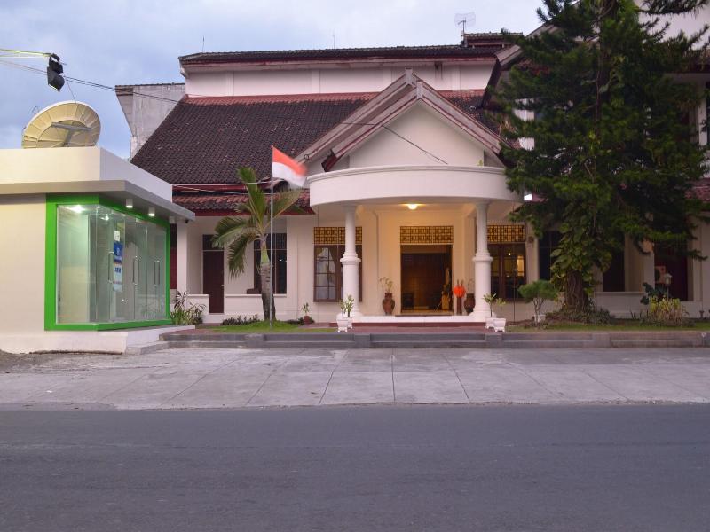 Griya Asri Hotel Mataram image