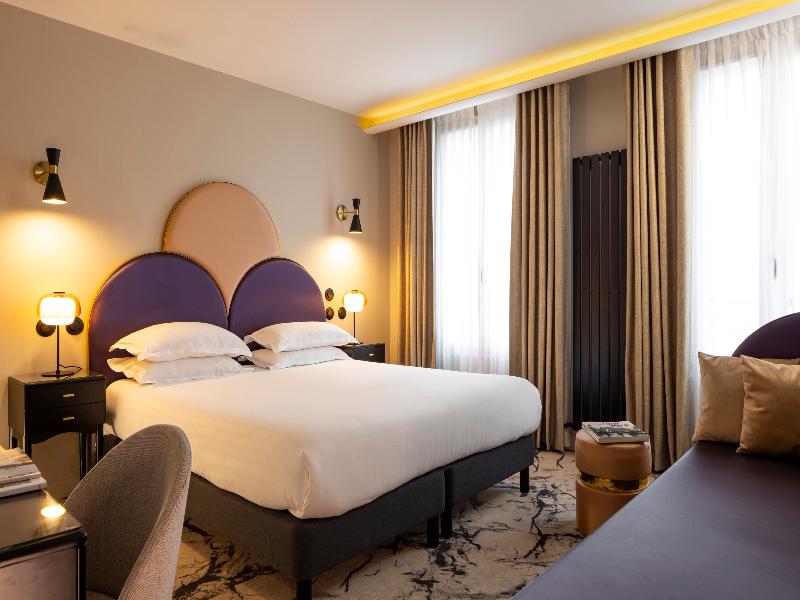 Mondial Hotel image