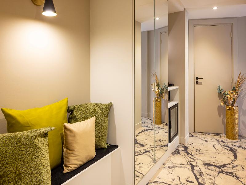Mondial Hotel image