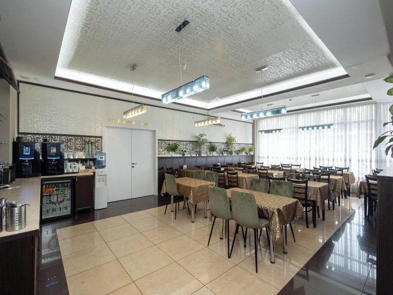 Iris Hotel image