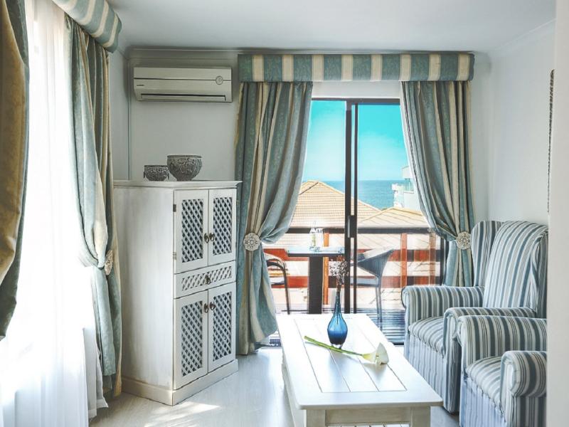 Misty Waves Boutique Hotel 5