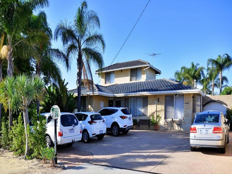 Palms Bed And Breakfast image