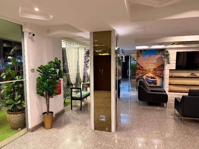 Royal Queenspark Hotel image