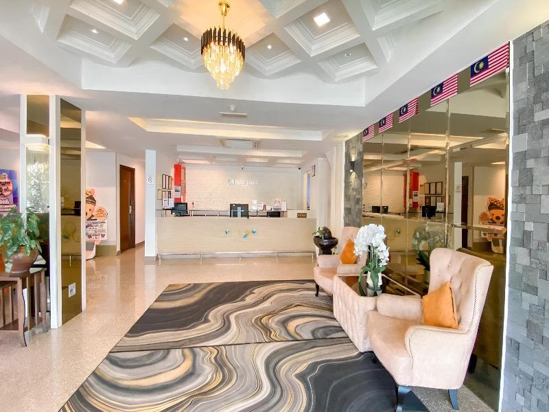 Royal Queenspark Hotel image