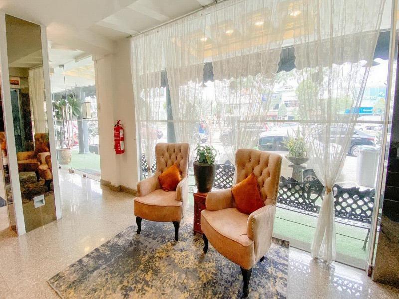 Royal Queenspark Hotel image