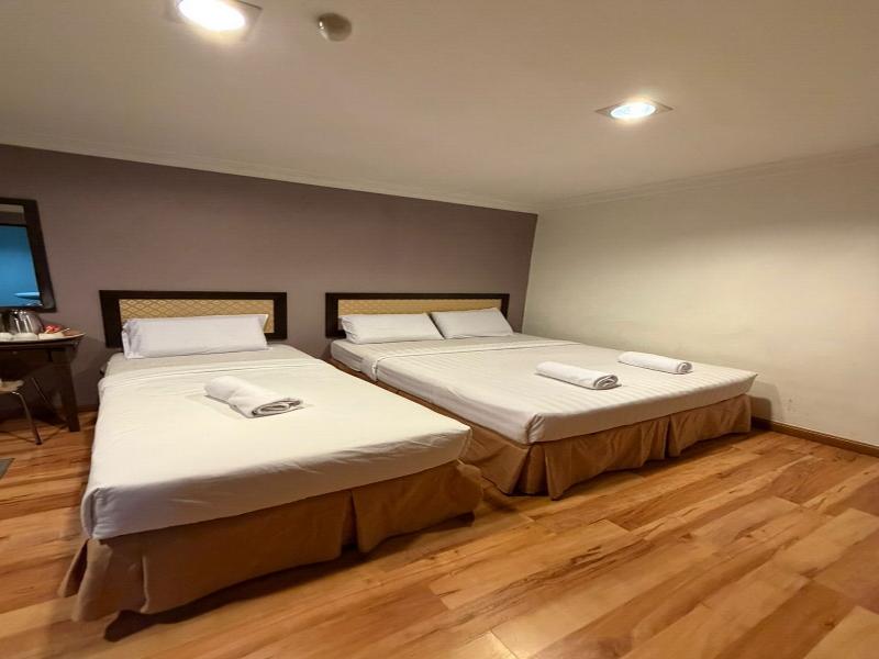 Royal Queenspark Hotel image
