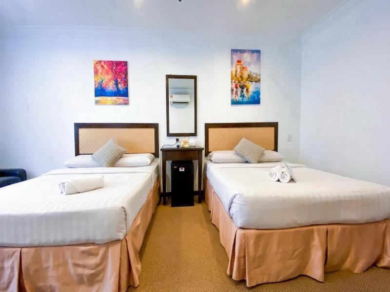 Royal Queenspark Hotel image