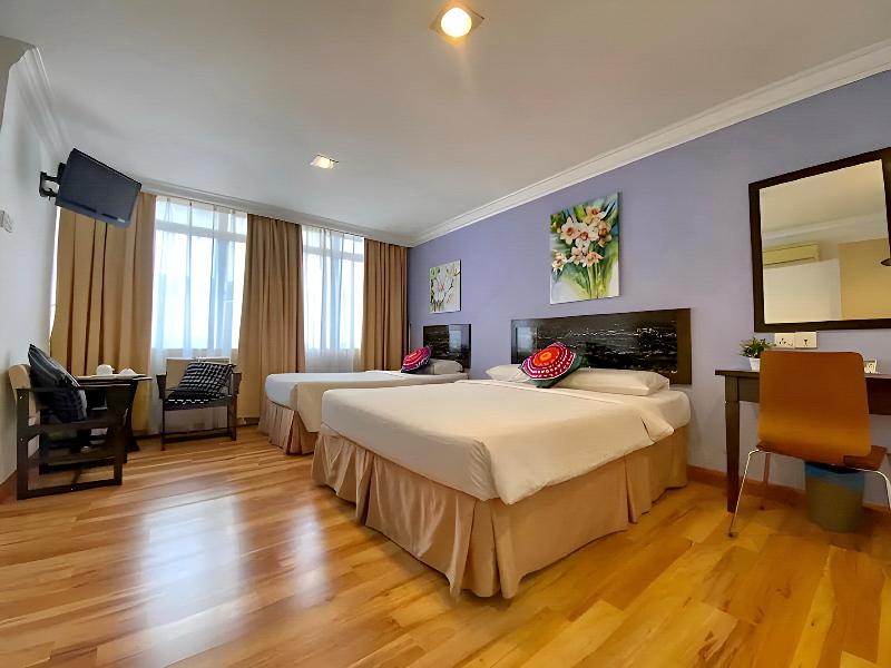 Royal Queenspark Hotel image