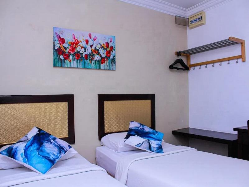 Royal Queenspark Hotel image
