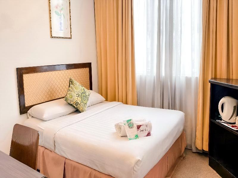 Royal Queenspark Hotel image