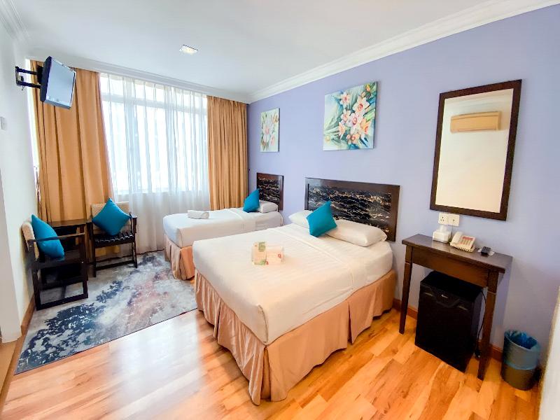 Royal Queenspark Hotel image