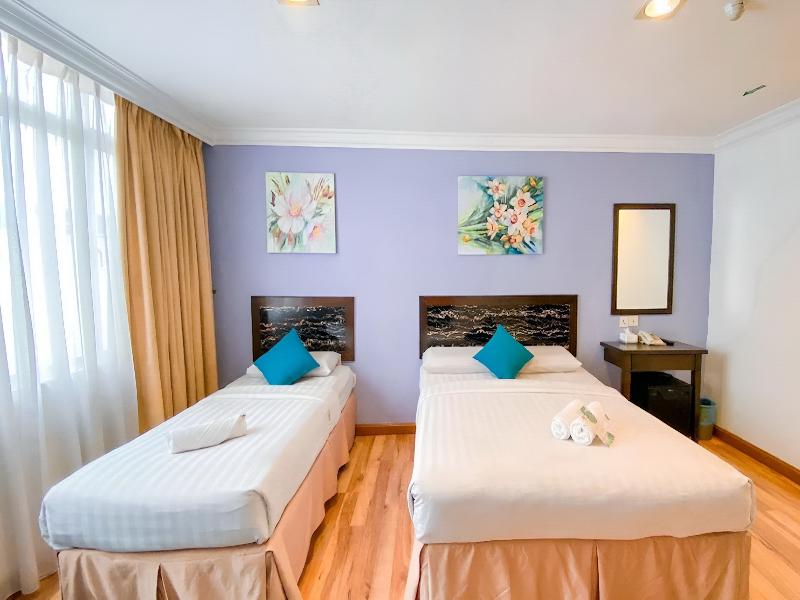 Royal Queenspark Hotel image