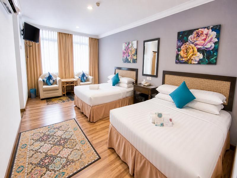Royal Queenspark Hotel image