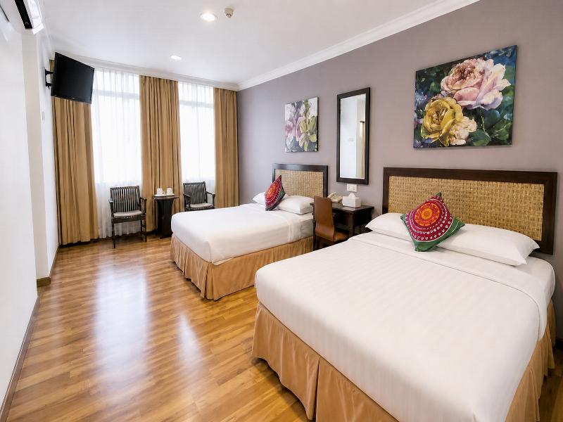 Royal Queenspark Hotel image