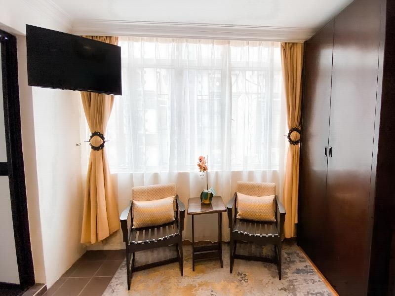 Royal Queenspark Hotel image
