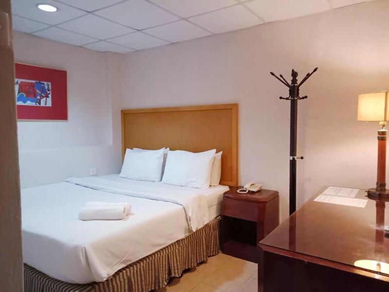 Golden Court Hotel Pelangi image