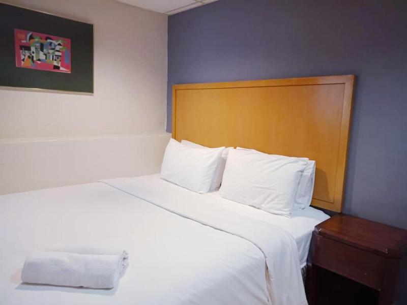 Golden Court Hotel Pelangi image