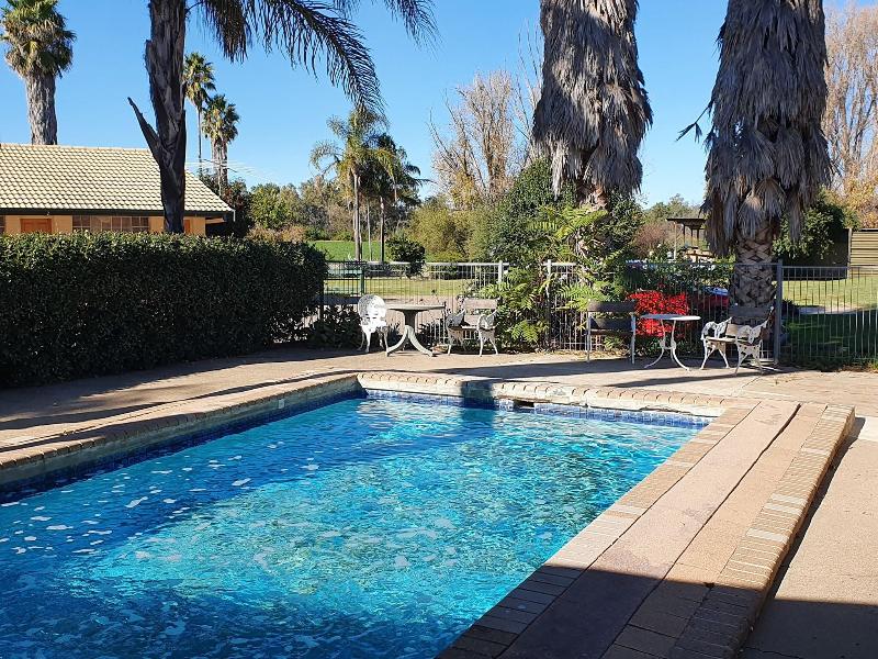 Mcnevins Tamworth Motel image