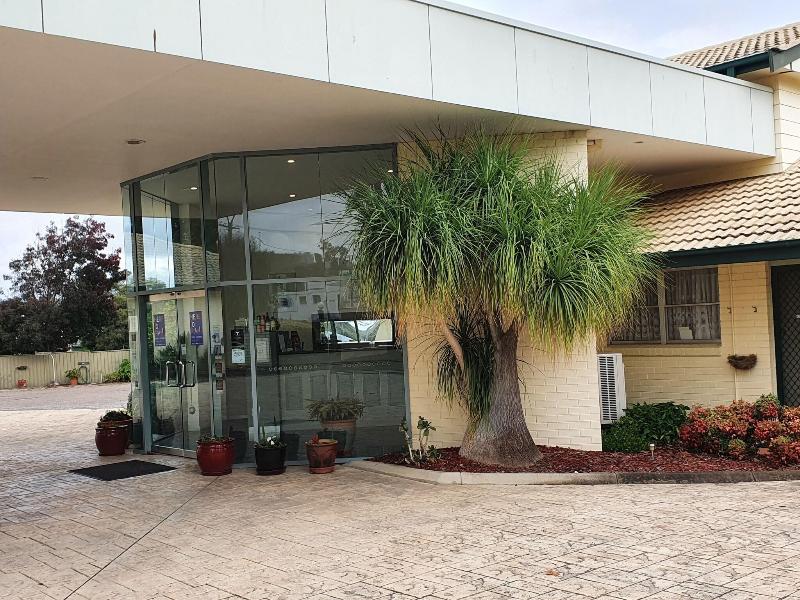 Mcnevins Tamworth Motel image