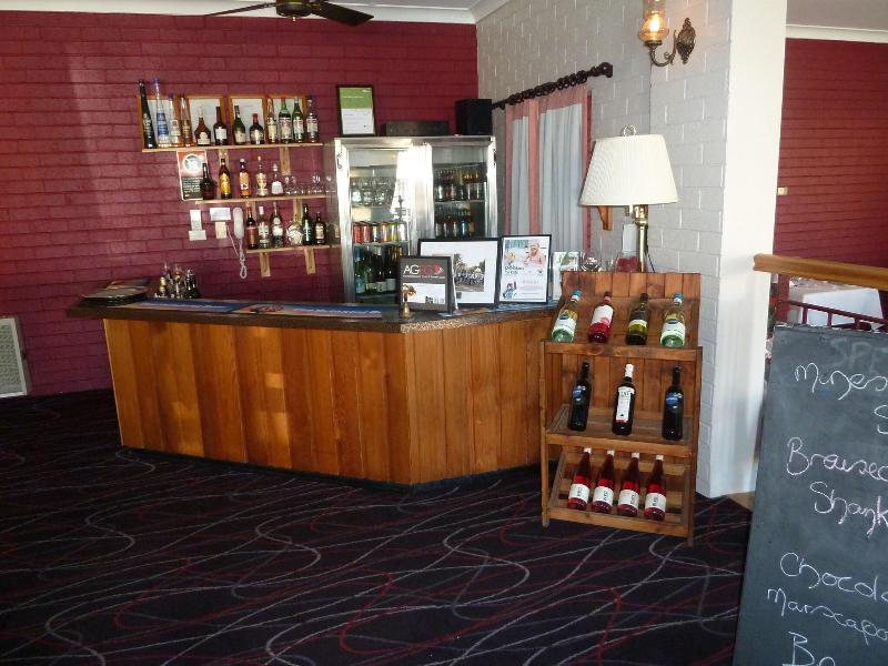 Mcnevins Tamworth Motel image