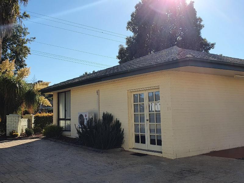 Mcnevins Tamworth Motel image
