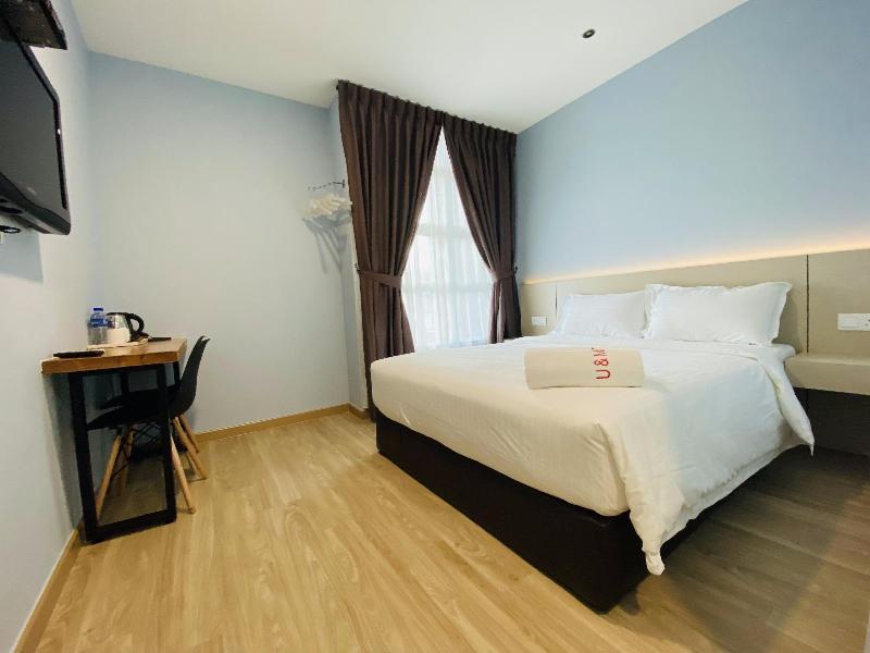 U & Me Hotel image