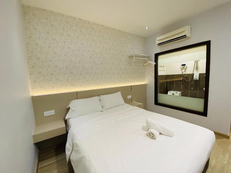 U & Me Hotel image