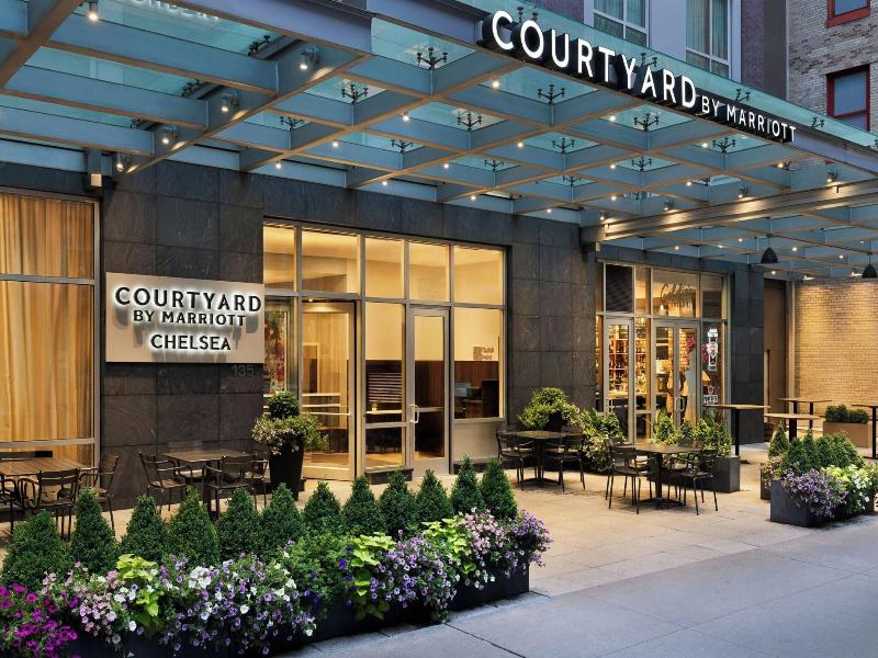 Courtyard New York Manhattan/Chelsea image
