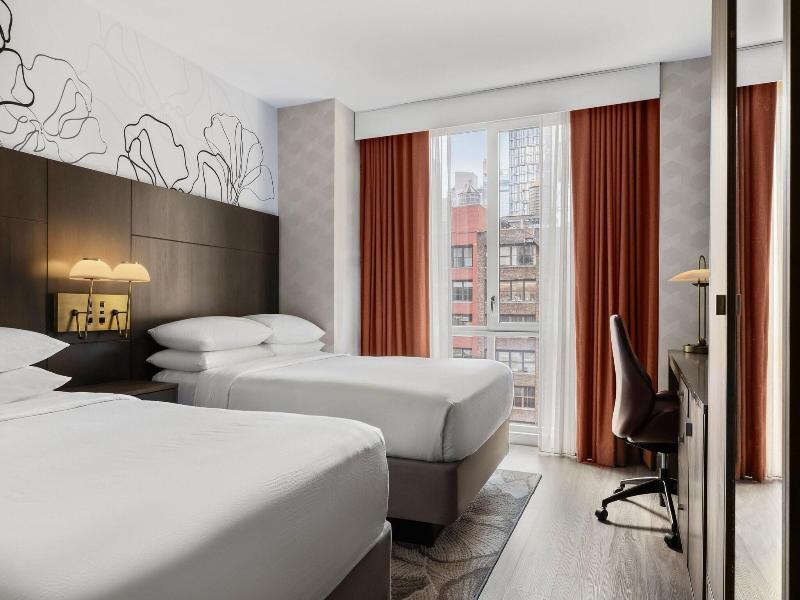 Courtyard New York Manhattan/Chelsea image