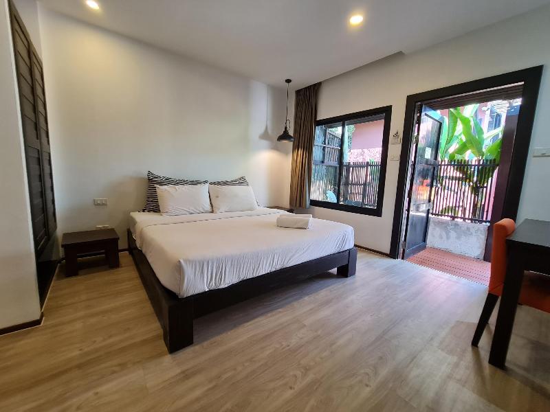 Chidlom Resort image