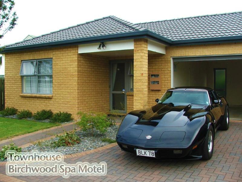 Birchwood Spa Motel image