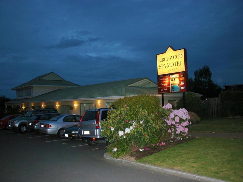 Birchwood Spa Motel image
